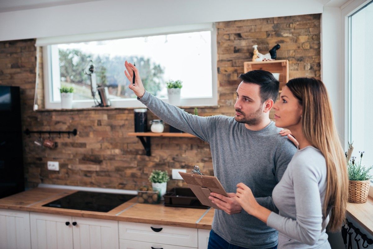 home improvement marketing couple discussing home improvements web